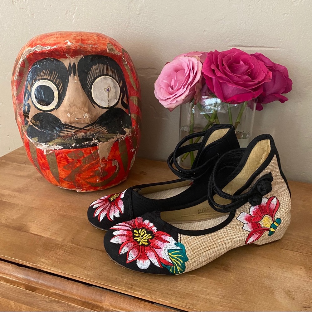 Retro Shanghai Nights Embroidered Canvas Shoes